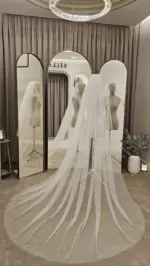 Voal de mireasă lung ivory cu aplicații tip strasuri, din tiul fin – 2,5 m - imagine 2