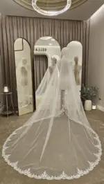 Voal de mireasă lung ivory tip spaniol cu dantelă conturată și mărgele – 2,5 m - imagine 2