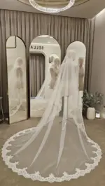 Voal de mireasă lung ivory tip spaniol cu dantelă Chantilly lată – 2,5 m - imagine 2