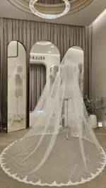 Voal de mireasă lung ivory tip spaniol cu dantelă conturată și mărgele fine – 2,5 m - imagine 2