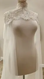 Capă ivory din tulle fin cu guler din dantelă brodată – 2 m - imagine 3