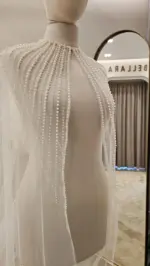 Capă ivory din tulle fin cu aplicații din perle și cristale – 2,5 m - imagine 3