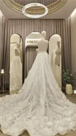 Trenă detașabilă ivory cu aplicații florale și detalii strălucitoare – 2,3 m