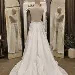Trenă detașabilă ivory din tafta elastică cu aplicații florale 3D – 1,7 m
