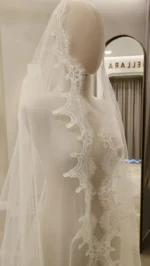 Voal de mireasă lung ivory tip spaniol, cu dantelă brodată – 2,6 m - imagine 3