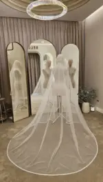 Voal de mireasă ivory tip spaniol cu margine fină, perle și cristale – 2,6 m - imagine 2