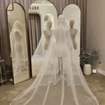 Voal de mireasă ivory tip spaniol cu margine fină, perle și cristale – 2,6 m