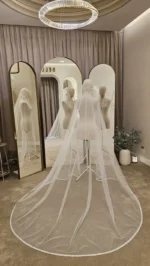 Voal de mireasă ivory tip spaniol cu margine fină, perle și cristale – 2,6 m