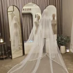 Voal de mireasă ivory tip spaniol cu margine fină și cristale discrete – 2,5 m