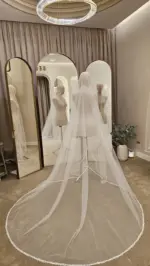 Voal de mireasă ivory tip spaniol cu dantelă brodată, perle și cristale fine – 2,6 m - imagine 2