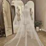 Voal de mireasă ivory tip spaniol cu dantelă brodată, perle și cristale fine – 2,6 m