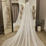 Voal de mireasă lung ivory din tiul fin, încrețit pe pieptene – 2,6 m