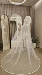 Voal de mireasă ivory tip spaniol cu dantelă brodată, perle și cristale – 2,6 m - imagine 2