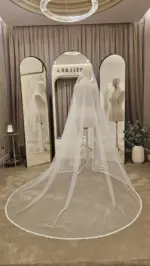 Voal de mireasă ivory tip spaniol cu ștrasuri și dantelă fină – 2,6 m - imagine 2