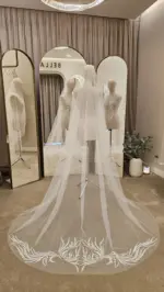 Voal de mireasă lung ivory din tiul fin și dantelă brodată, tip spaniol – 2,5 m - imagine 2