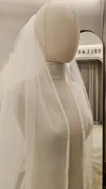 Voal de mireasă lung ivory din tiul cu sclipici și dantelă brodată, încrețit pe pieptene – 2,5 m - imagine 3