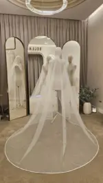 Voal de mireasă lung ivory din tiul cu sclipici și dantelă brodată, tip spaniol – 2,5 m - imagine 2