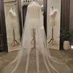 Voal de mireasă lung ivory cu peste 3000 de Cristale Swarovsky – 2,5 m