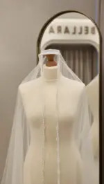Voal de mireasă lung ivory cu aplicații delicate din cristale și perle – 2,6 m - imagine 3