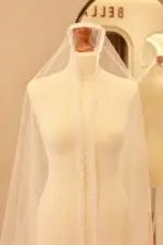 Voal de mireasă lung ivory cu bordură din mărgele tubulare – 2,5 m - imagine 3
