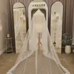 Voal de mireasă lung ivory tip spaniol cu dantelă florală aplicată – 2,5 m
