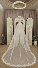 VM-069 · Voal spaniol cu dantelă Chantilly și mărgele transparente – 2,5 m